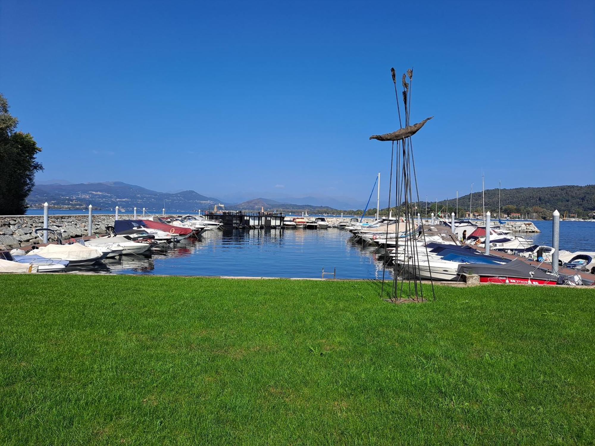 Floating Experience Black Pearl, Lago Maggiore Дормелето Екстериор снимка