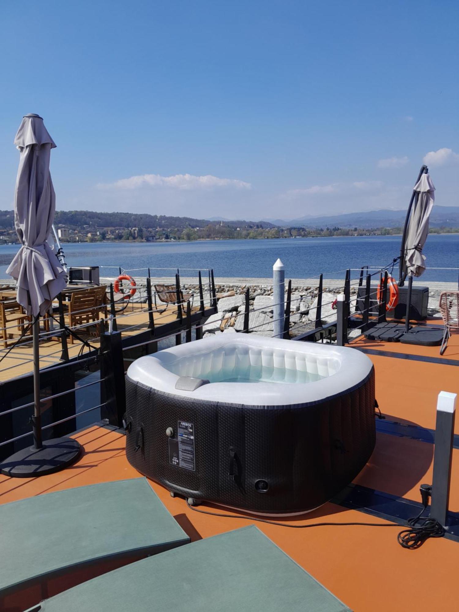 Floating Experience Black Pearl, Lago Maggiore Дормелето Екстериор снимка