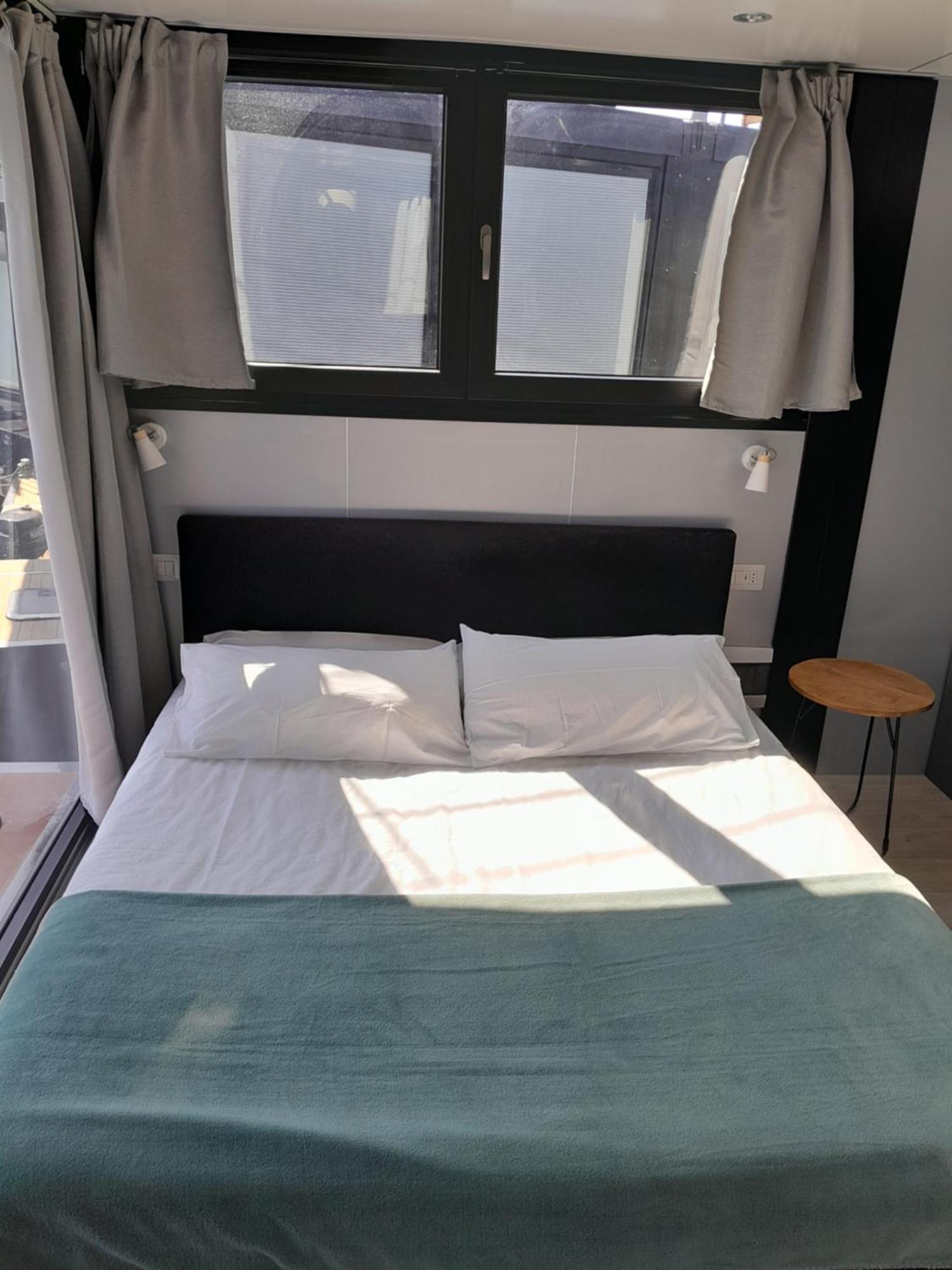Floating Experience Black Pearl, Lago Maggiore Дормелето Екстериор снимка