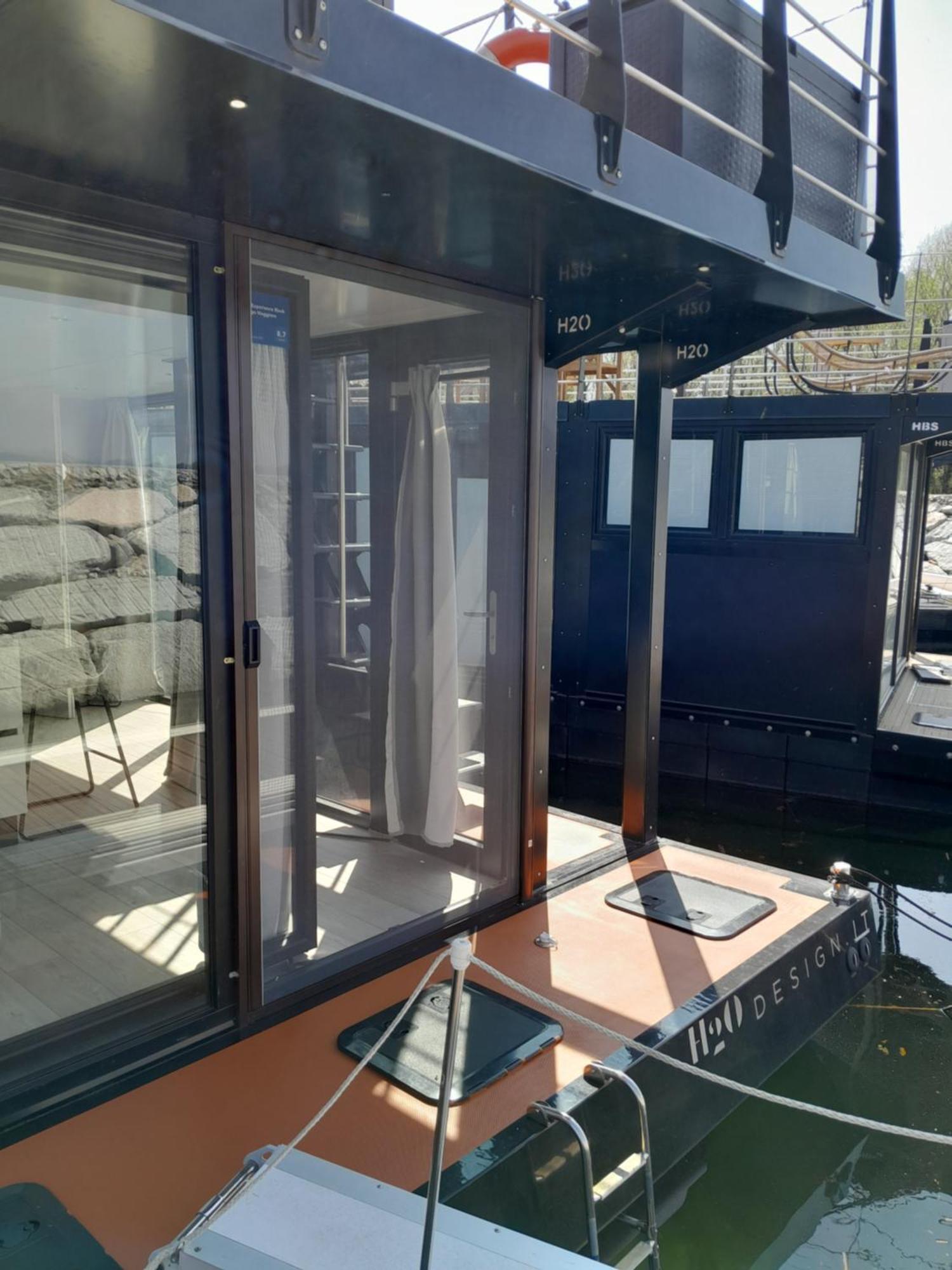 Floating Experience Black Pearl, Lago Maggiore Дормелето Екстериор снимка
